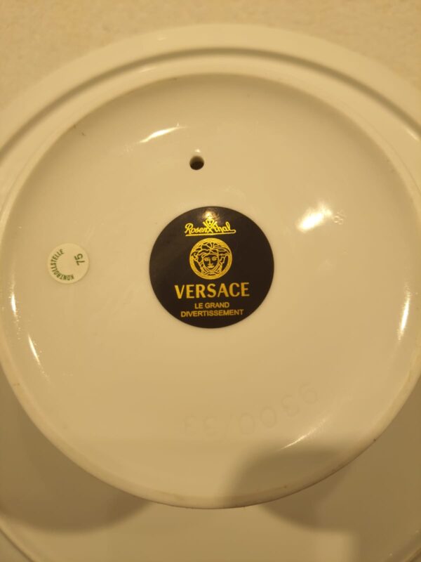 Le Grand Divertissement - Versace - Image 20